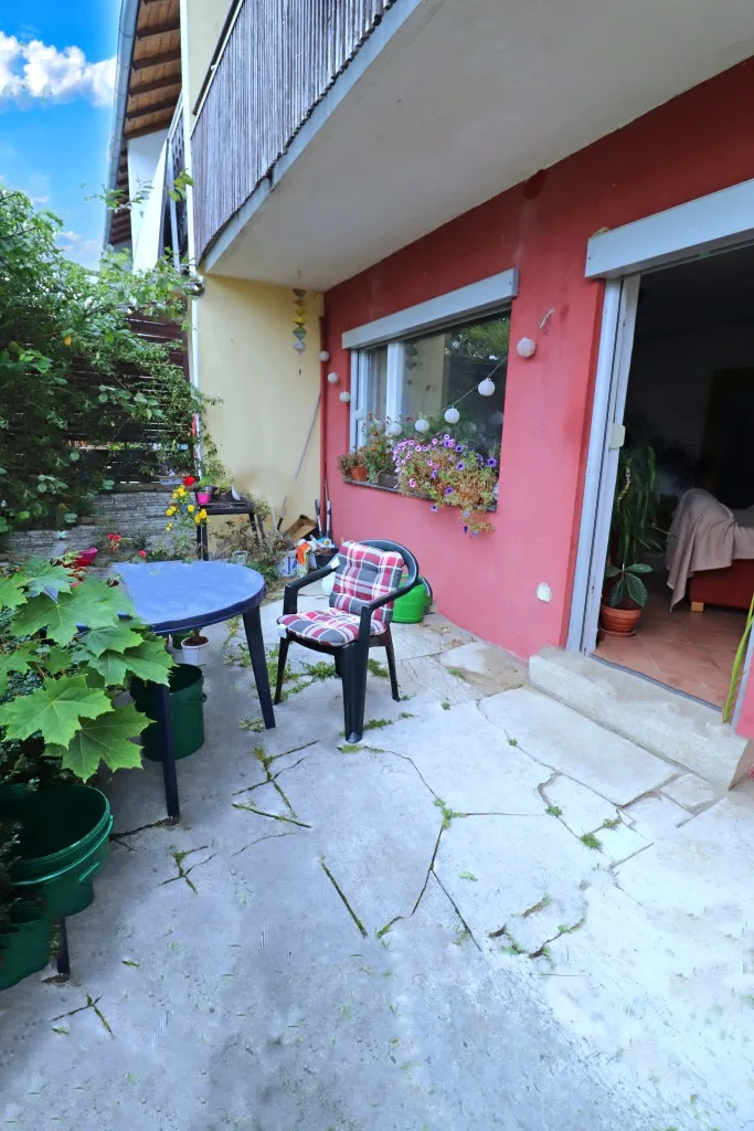 Achtung! Solide Kapitalanlage oder günstiges Reihenhaus mit Terrasse, Balkon und Garage – Bild 4