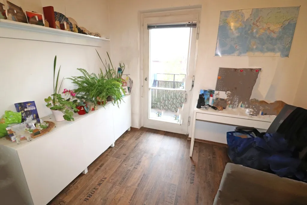 Achtung! Solide Kapitalanlage oder günstiges Reihenhaus mit Terrasse, Balkon und Garage – Bild 9