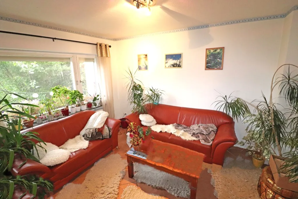 Achtung! Solide Kapitalanlage oder günstiges Reihenhaus mit Terrasse, Balkon und Garage – Bild 7