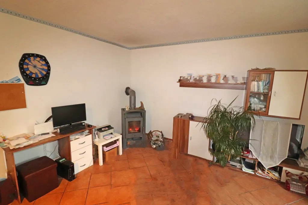 Achtung! Solide Kapitalanlage oder günstiges Reihenhaus mit Terrasse, Balkon und Garage – Bild 8