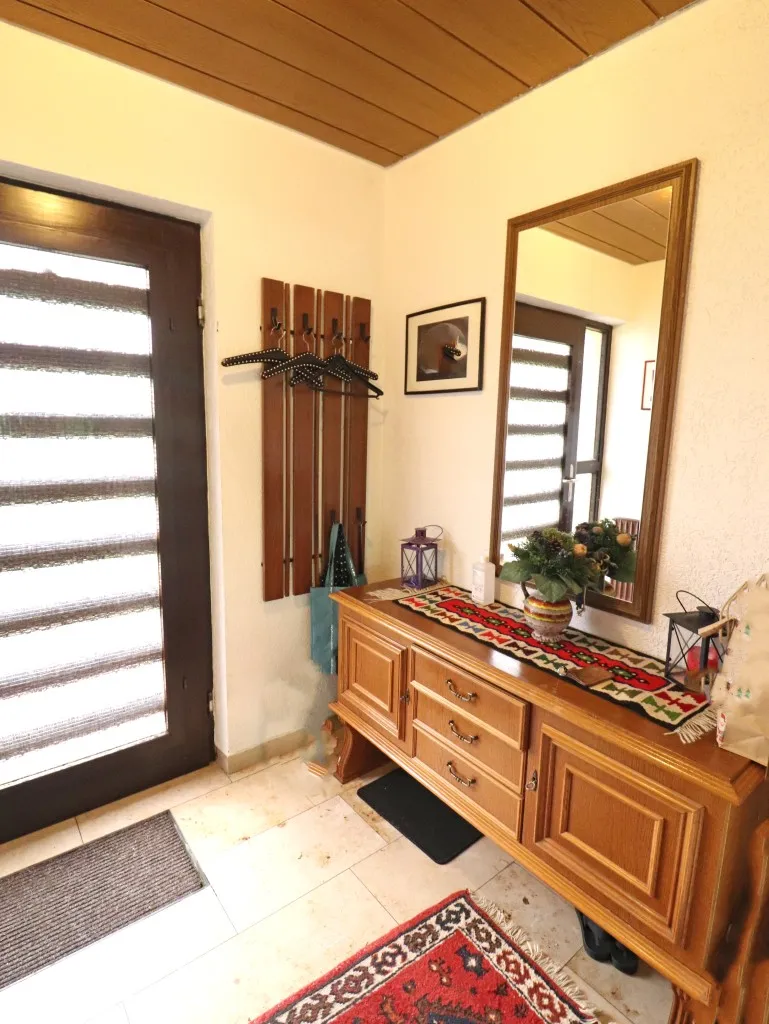 Familienfreundliche Doppelhaushälfte mit Studio, Garage und schönem Südgarten in Weiden-West – Bild 15