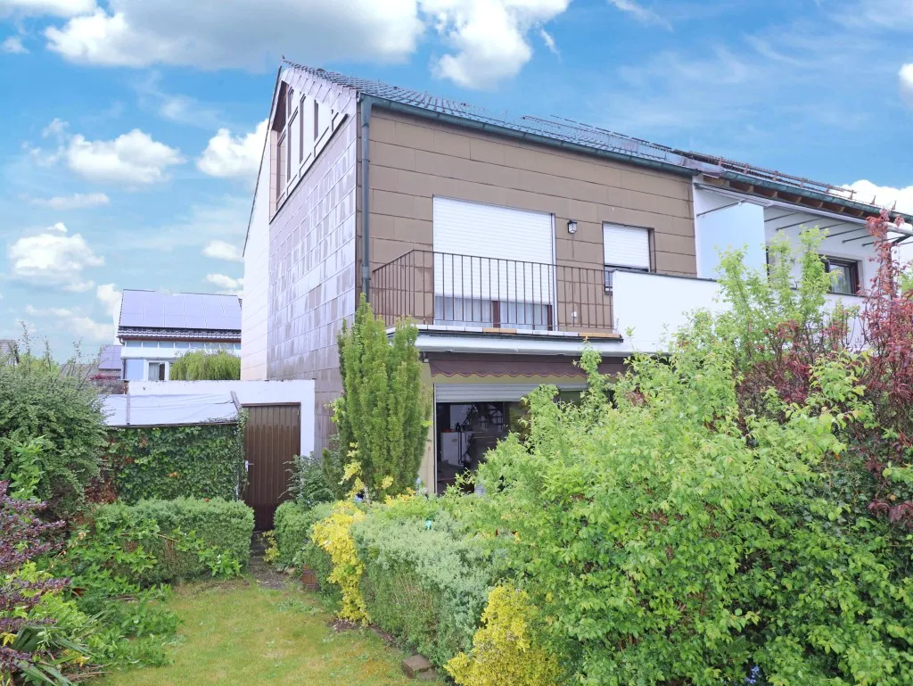 Familienfreundliche Doppelhaushälfte mit Studio, Garage und schönem Südgarten in Weiden-West – Bild 2