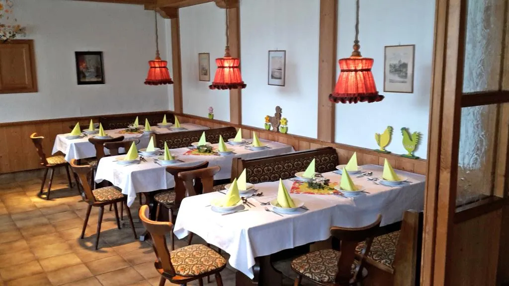 Jetzt günstiger – Ihre Chance: Traditionsgasthof mit Eventlocation und Wohnpotenzial – Bild 9