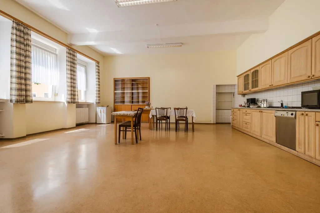 Repräsentativ u. gepflegt! Denkmalgeschütztes Kloster in exponierter Lage nahe der Innenstadt – Bild 11