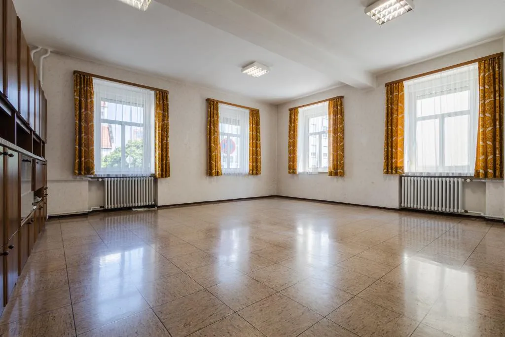 Repräsentativ u. gepflegt! Denkmalgeschütztes Kloster in exponierter Lage nahe der Innenstadt – Bild 13