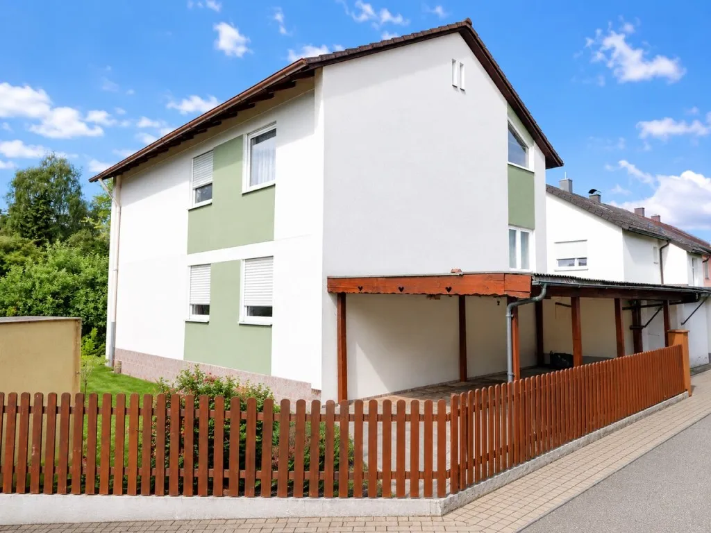 Top Lage in Weiden Ost! Ansprechendes Ein- oder Zweifamilienhaus mit Garage und Wintergarten – Bild 3