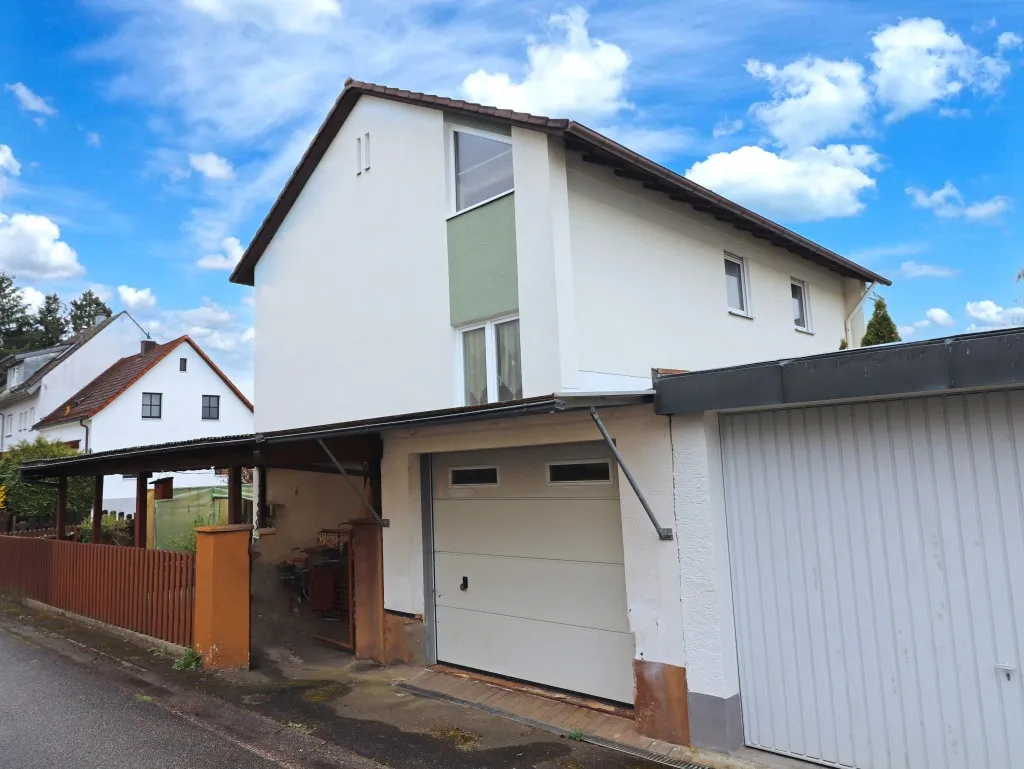 Top Lage in Weiden Ost! Ansprechendes Ein- oder Zweifamilienhaus mit Garage und Wintergarten – Bild 4