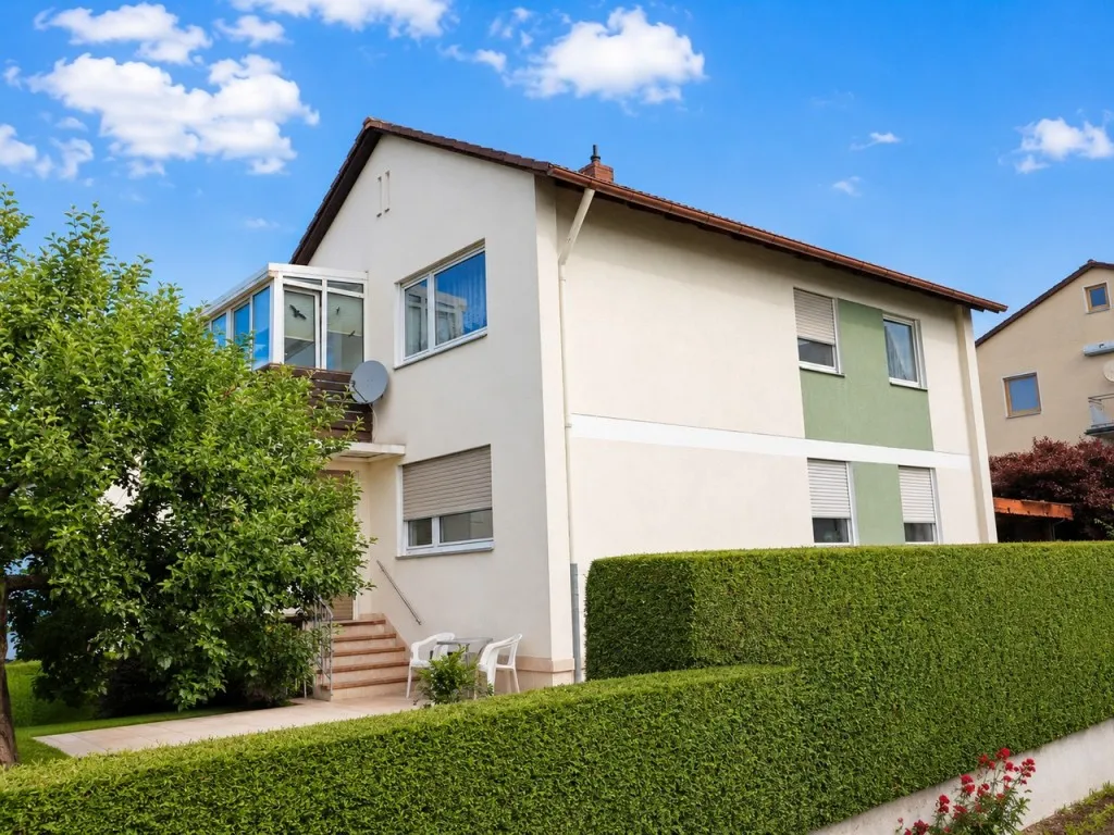 Top Lage in Weiden Ost! Ansprechendes Ein- oder Zweifamilienhaus mit Garage und Wintergarten – Bild 1
