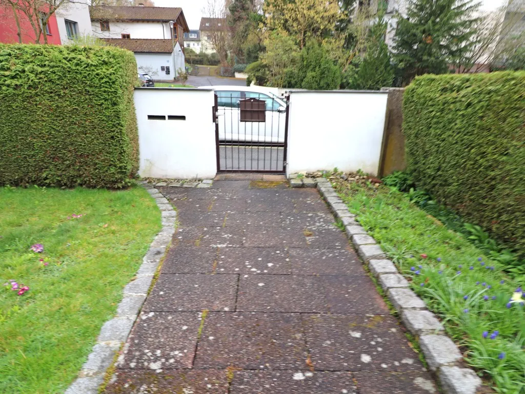 Top Lage in Weiden Ost! Ansprechendes Ein- oder Zweifamilienhaus mit Garage und Wintergarten – Bild 6