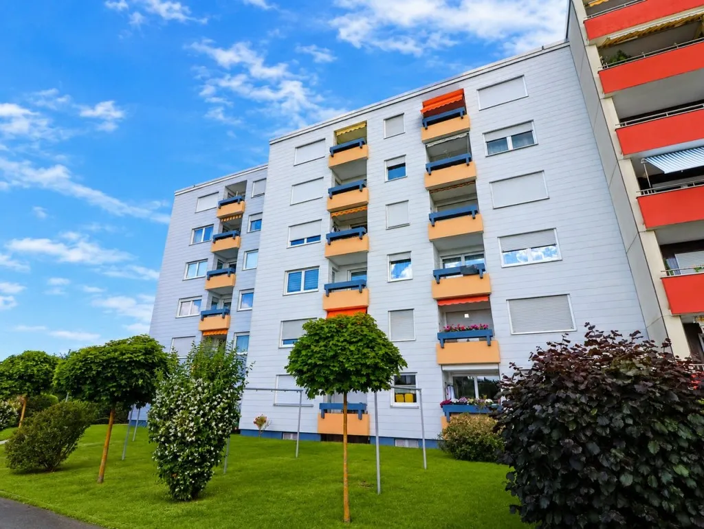 WEIDEN-REHBÜHL!  Gepflegte 3,5 Zi.-ETW mit Aufzug, Garage und Panoramablick, frei ab 01.08.2026 – Bild 1