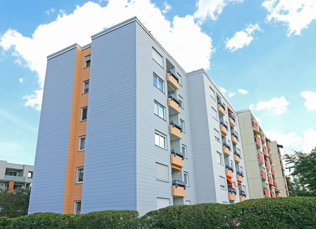 WEIDEN-REHBÜHL!  Gepflegte 3,5 Zi.-ETW mit Aufzug, Garage und Panoramablick, frei ab 01.08.2026 – Bild 3