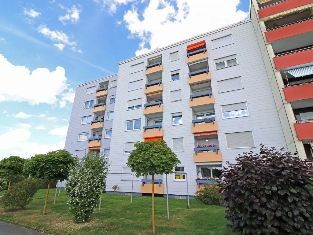 WEIDEN-REHBÜHL!  Gepflegte 3,5 Zi.-ETW mit Aufzug, Garage und Panoramablick, frei ab 01.08.2026 – Bild 1