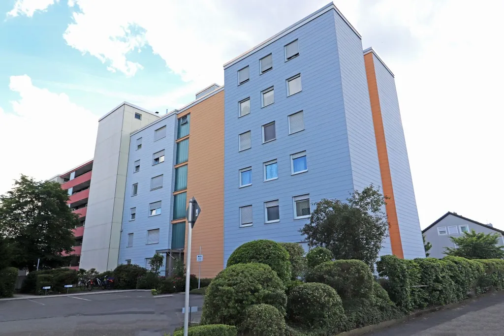 WEIDEN-REHBÜHL!  Gepflegte 3,5 Zi.-ETW mit Aufzug, Garage und Panoramablick, frei ab 01.08.2026 – Bild 2