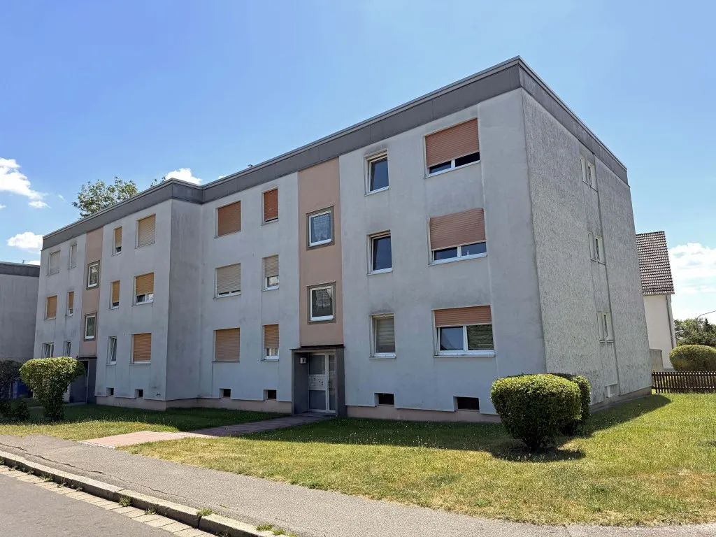 WEN Rehbühl! Modernisierte 3 Zi.-ETW mit Süd-Balkon, EBK, Garage und freiem Ausblick, | frei ab 01.08.2026 – Bild 1