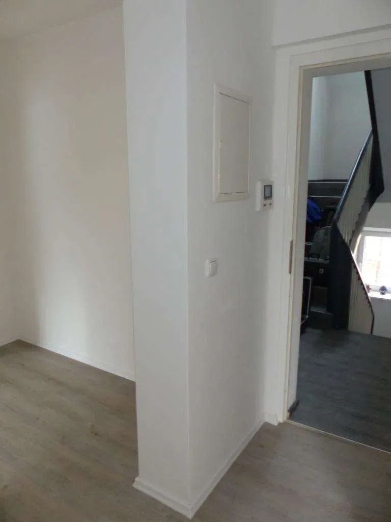 2 Zi.-ETW geboten! Energieeffizientes, saniertes Bestandsgebäude in der Innenstadt, nähe Krankenhaus – Bild 11