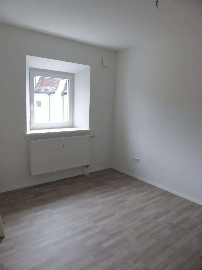 2 Zi.-ETW geboten! Energieeffizientes, saniertes Bestandsgebäude in der Innenstadt, nähe Krankenhaus – Bild 13