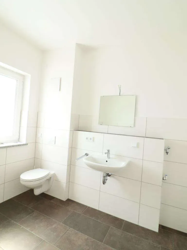 3 Zi.-Neubau-Wohnung mit Aufzug, Balkon u. ausgebautem Spitzboden (ca. 40 m²) – Bild 10
