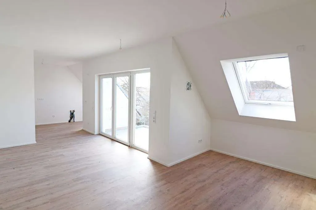 3 Zi.-Neubau-Wohnung mit Aufzug, Balkon u. ausgebautem Spitzboden (ca. 40 m²) – Bild 7