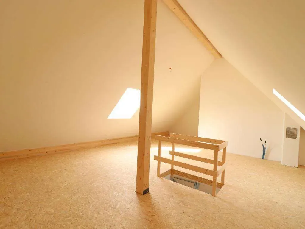 3 Zi.-Neubau-Wohnung mit Aufzug, Balkon u. ausgebautem Spitzboden (ca. 40 m²) – Bild 13