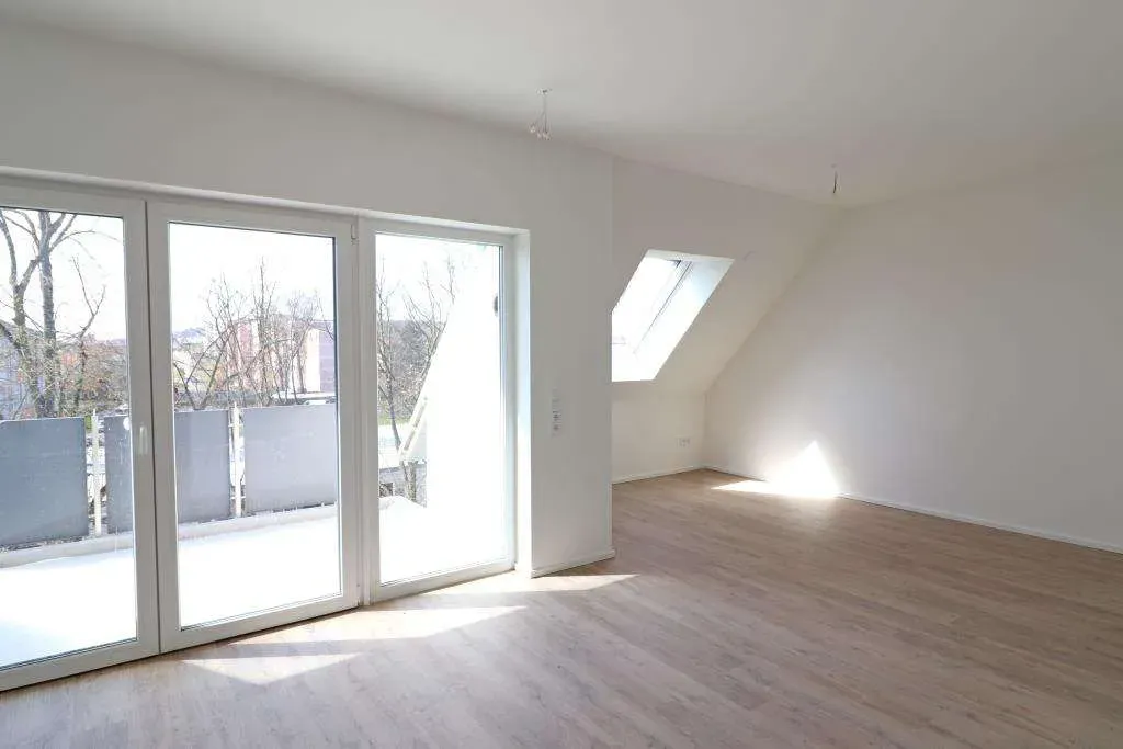 3 Zi.-Neubau-Wohnung mit Aufzug, Balkon u. ausgebautem Spitzboden (ca. 40 m²) – Bild 6