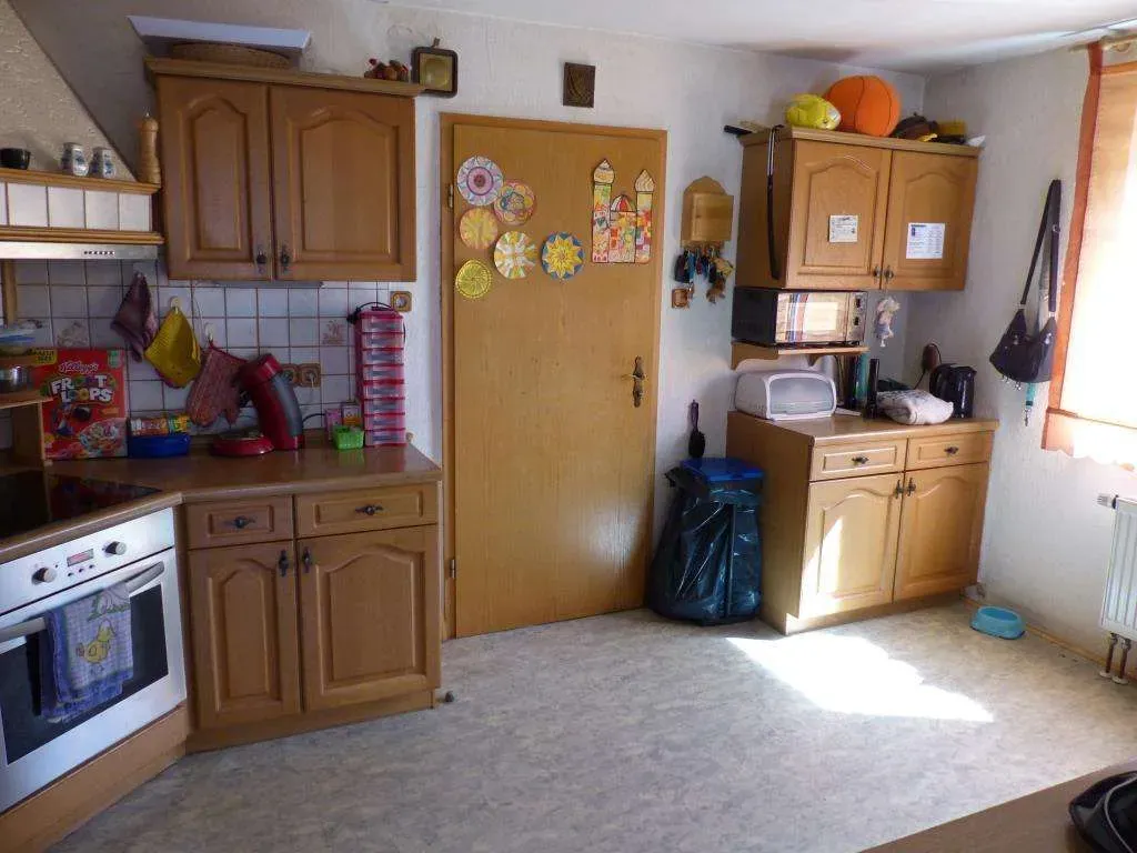 Achtung!!! Günstiges Einfam.-Haus mit Garage und Garten, teilw. renoviert – Bild 4