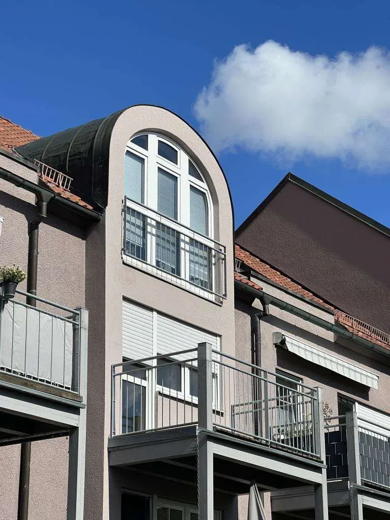 Als Anlage oder für Eigennutzung! Ansprechendes Apartment mit Carport, EBK u. Balkon – Bild 3