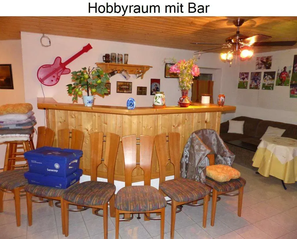 Ansprechendes Wohnhaus mit Doppelgarage und Photovoltaikanlage, eigener Eingang für Gewerbe od. ELW – Bild 15