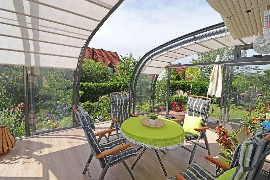 Auf höchstem Niveau!! Gepflegtes Wohnhaus mit Wintergarten und Carport, Spitzboden ausgebaut – Bild 2