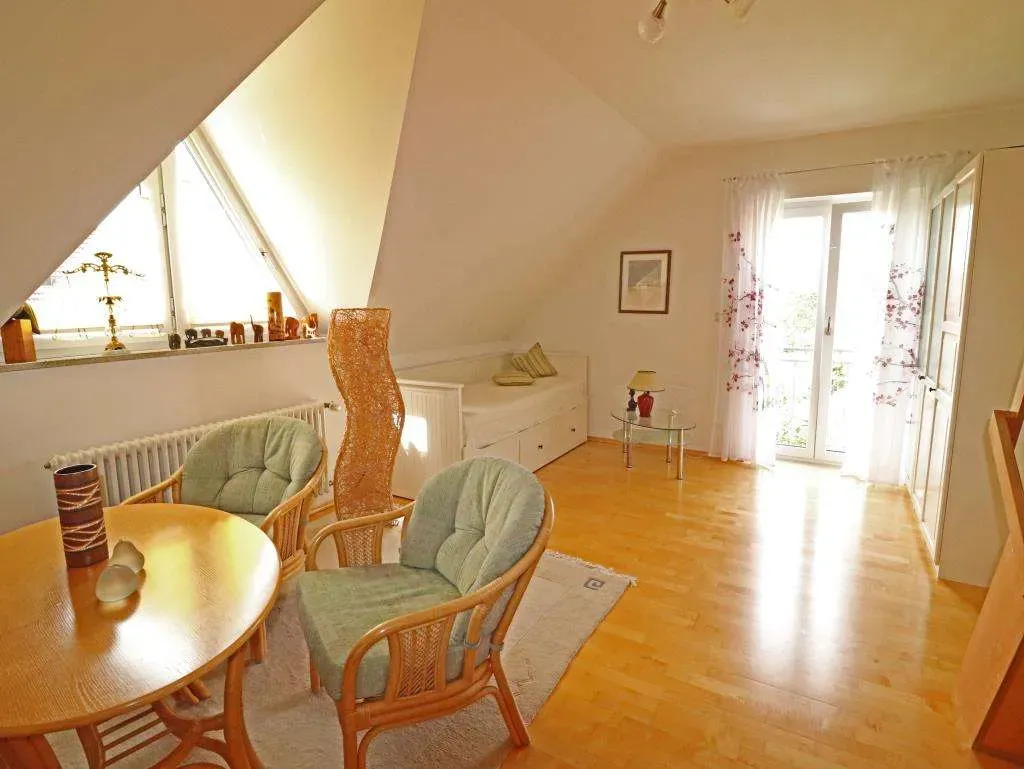 Auf höchstem Niveau!! Gepflegtes Wohnhaus mit Wintergarten und Carport, Spitzboden ausgebaut – Bild 10