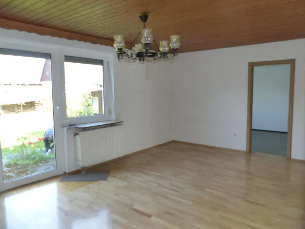 Aufgepasst!!! Freistehendes Einfam.-Haus mit Doppelgarage und Garten, sofort frei – Bild 6