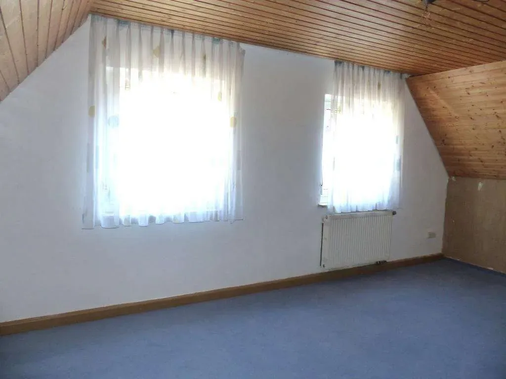 Aufgepasst!!! Freistehendes Einfam.-Haus mit Doppelgarage und Garten, sofort frei – Bild 12