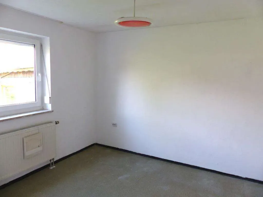 Aufgepasst!!! Freistehendes Einfam.-Haus mit Doppelgarage und Garten, sofort frei – Bild 8
