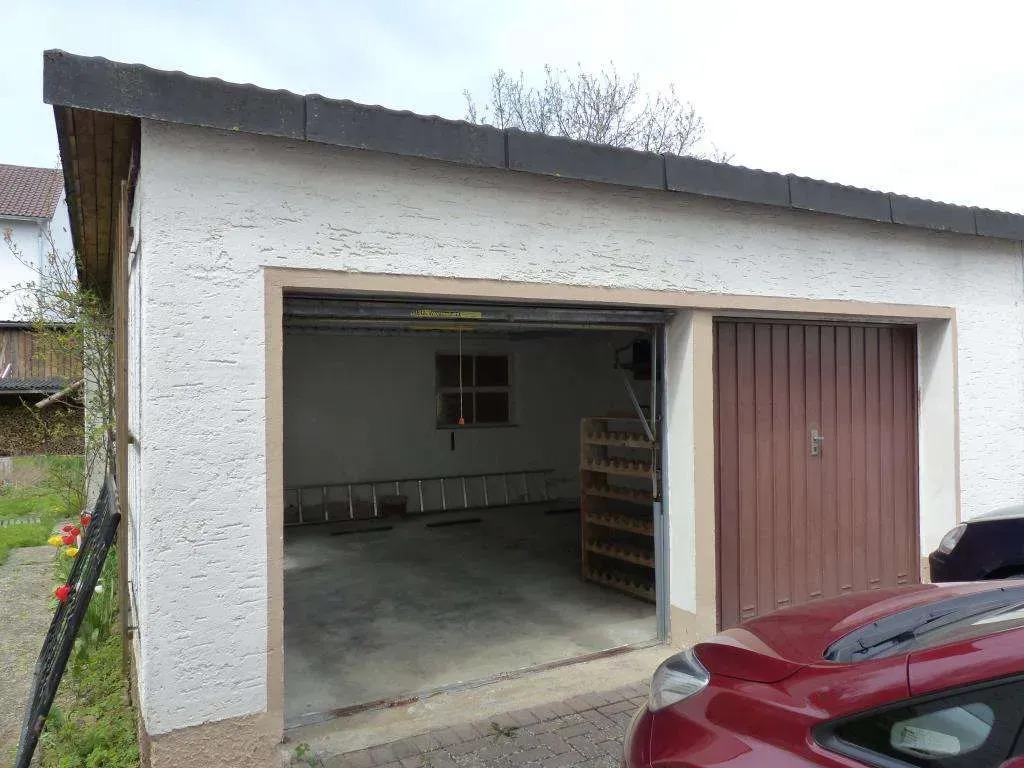Aufgepasst!!! Freistehendes Einfam.-Haus mit Doppelgarage und Garten, sofort frei – Bild 2