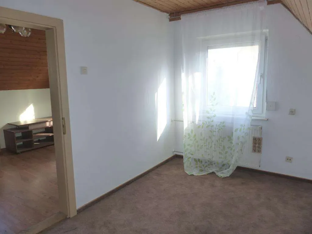 Aufgepasst!!! Freistehendes Einfam.-Haus mit Doppelgarage und Garten, sofort frei – Bild 10