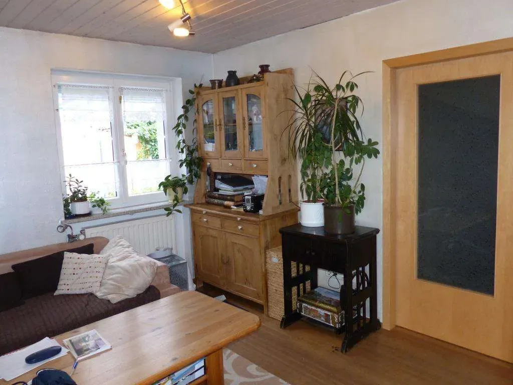 Aufgepasst!!! Freistehendes Wohnhaus, energetisch saniert, mit Carport, Terrasse und Garten – Bild 9