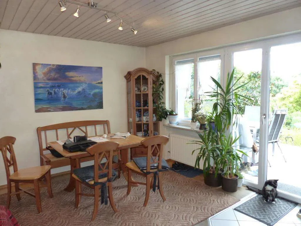 Aufgepasst!!! Freistehendes Wohnhaus, energetisch saniert, mit Carport, Terrasse und Garten – Bild 11