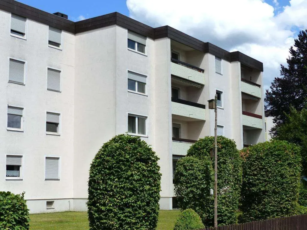 Aufgepasst!!! Gepflegte 3 Zi.-ETW mit Balkon, im 1. OG, ohne Aufzug und sofort frei – Bild 2