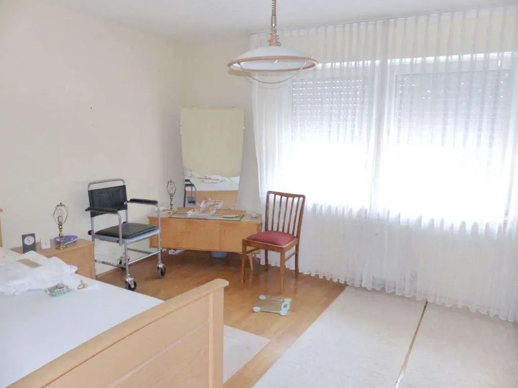 Aufgepasst!!! Gepflegte 3 Zi.-ETW mit Balkon, im 1. OG, ohne Aufzug und sofort frei – Bild 11