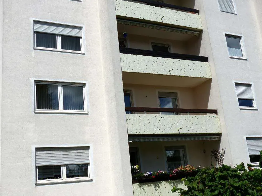 Aufgepasst!!! Gepflegte 3 Zi.-ETW mit Balkon, im 1. OG, ohne Aufzug und sofort frei – Bild 3