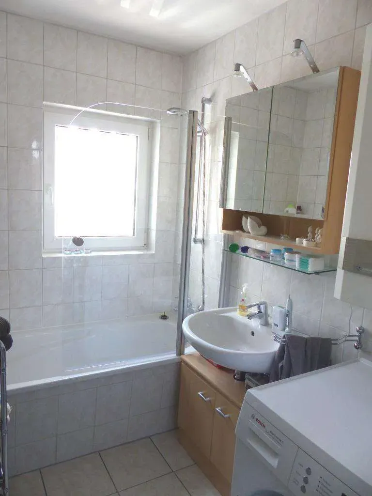 Aufgepasst!!! Gepflegte 4 Zi.-ETW mit Balkon und Garage, Top renoviert, derzeit vermietet – Bild 6