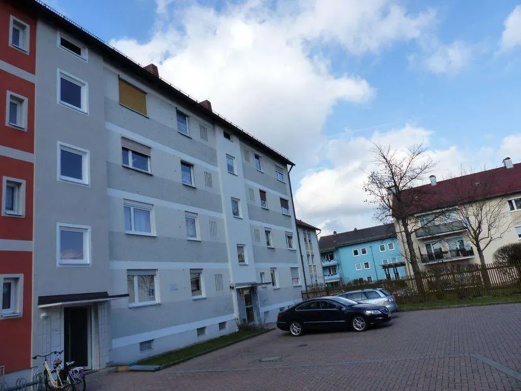 Aufgepasst!!! Gepflegte 4 Zi.-ETW mit Balkon und Garage, Top renoviert, derzeit vermietet – Bild 3