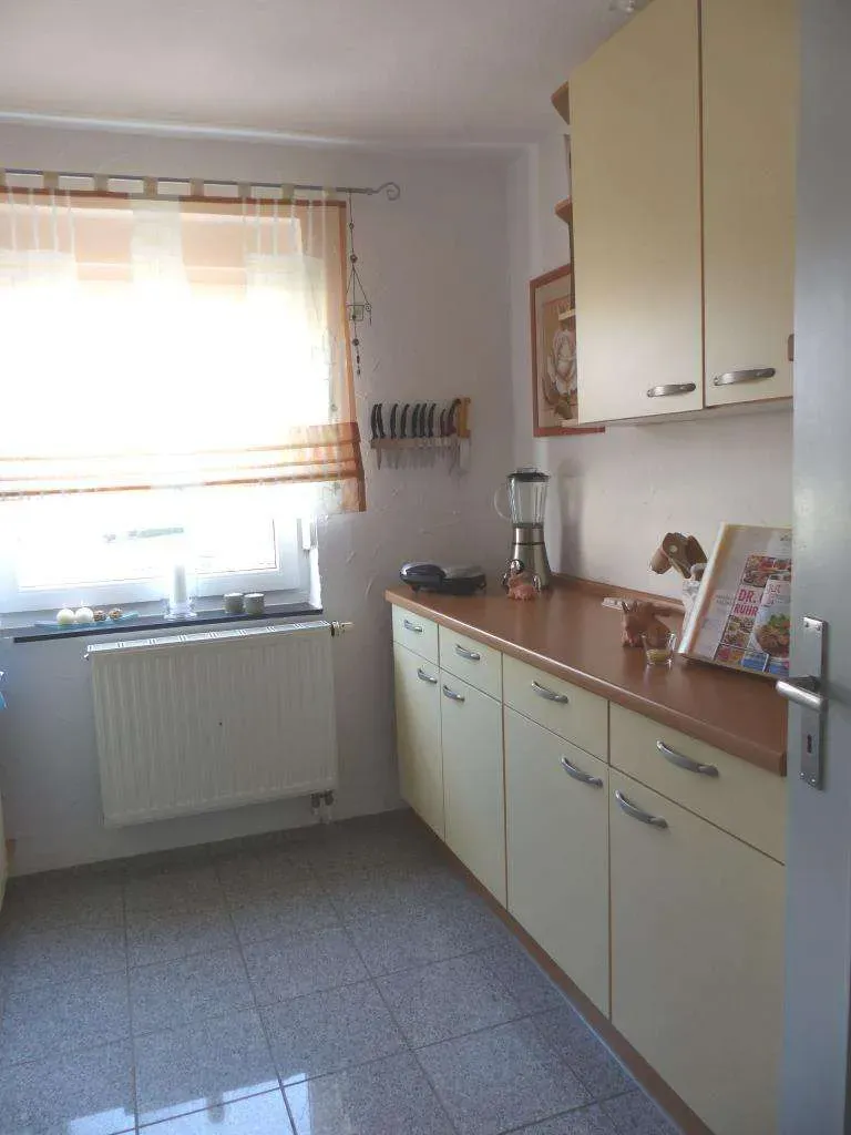 Aufgepasst!!! Gepflegte 4 Zi.-ETW mit Balkon und Garage, Top renoviert, derzeit vermietet – Bild 11