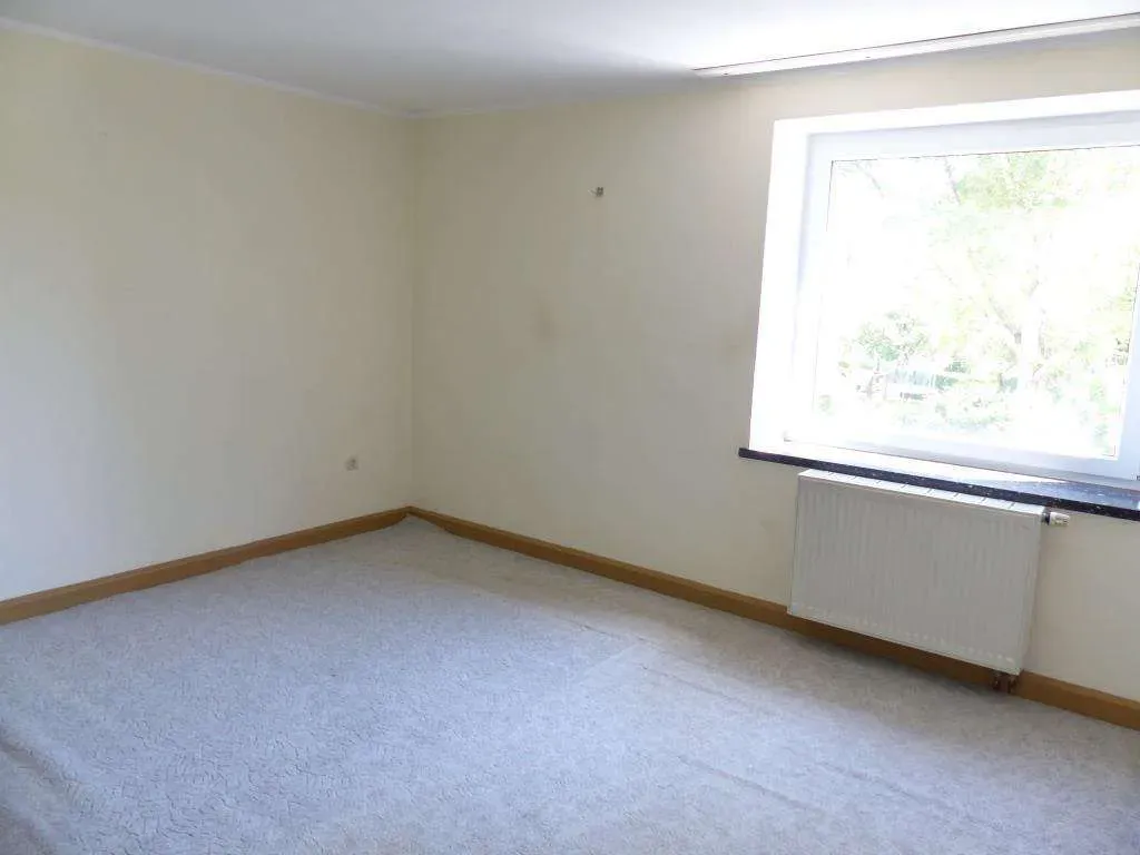 Aufgepasst!!! Günstige 4 Zi.-ETW mit Balkon und Einbauküche, Badezimmer erneuert, sofort frei – Bild 4