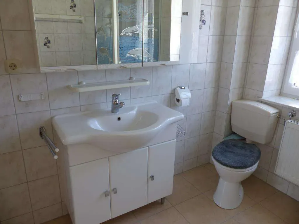 Aufgepasst!!! Günstige 4 Zi.-ETW mit Balkon und Einbauküche, Badezimmer erneuert, sofort frei – Bild 5