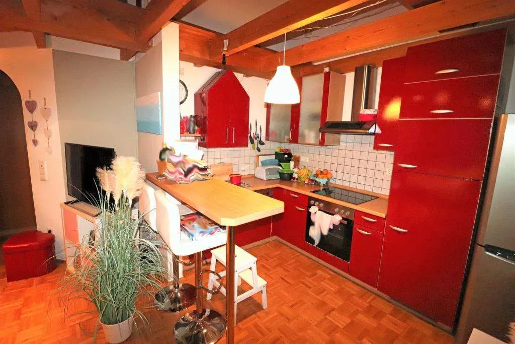 Aufgepasst!!! Moderne 3 1/2 Zi.-ETW mit Balkon, Tiefgarage und Galerie, nähe Bahnhof – Bild 7