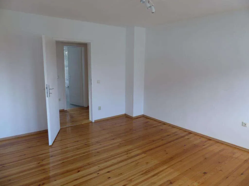 Aufgepasst!!! Modernisierte 3 1/2 Zi. DG-Wohnung mit Stellplatz – Bild 9