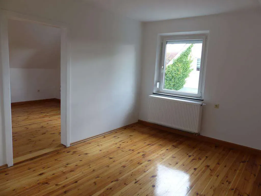 Aufgepasst!!! Modernisierte 3 1/2 Zi. DG-Wohnung mit Stellplatz – Bild 10