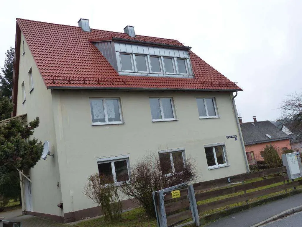 Aufgepasst!!! Modernisierte 3 1/2 Zi. DG-Wohnung mit Stellplatz – Bild 1
