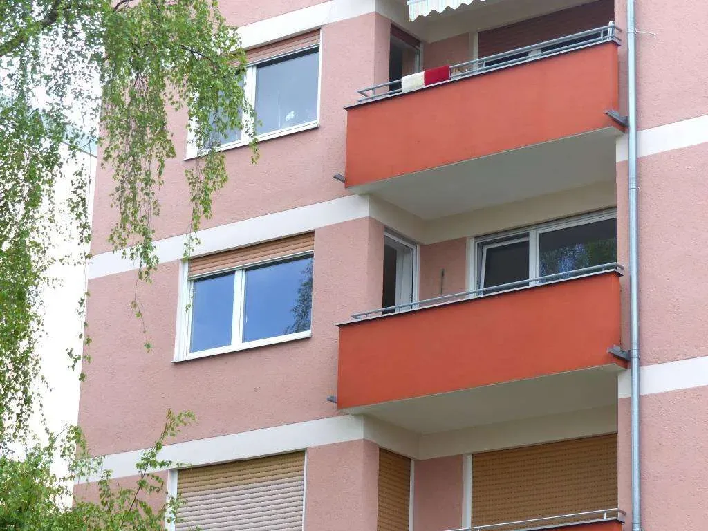 Aufgepasst!!! Schöne 3 Zi.-ETW mit Aufzug und Balkon, Fassade und Dach erneuert, sofort frei – Bild 3
