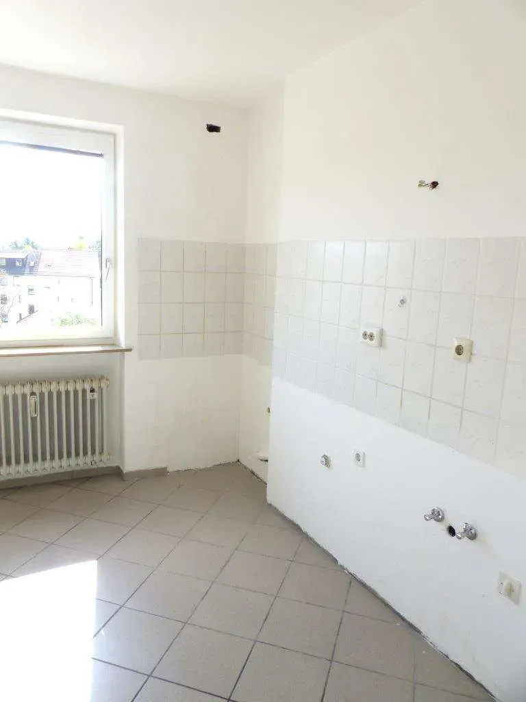 Aufgepasst!!! Schöne 3 Zi.-ETW mit Aufzug und Balkon, Fassade und Dach erneuert, sofort frei – Bild 10